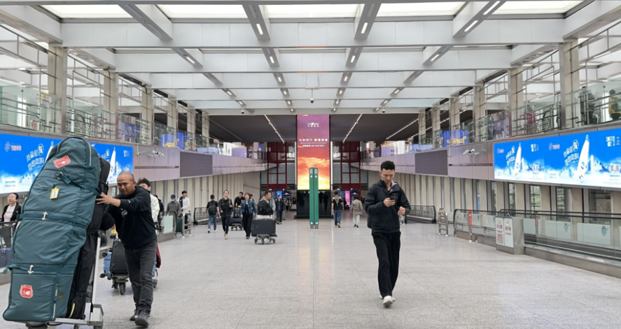 北京首都机场GTC连廊双屏介绍