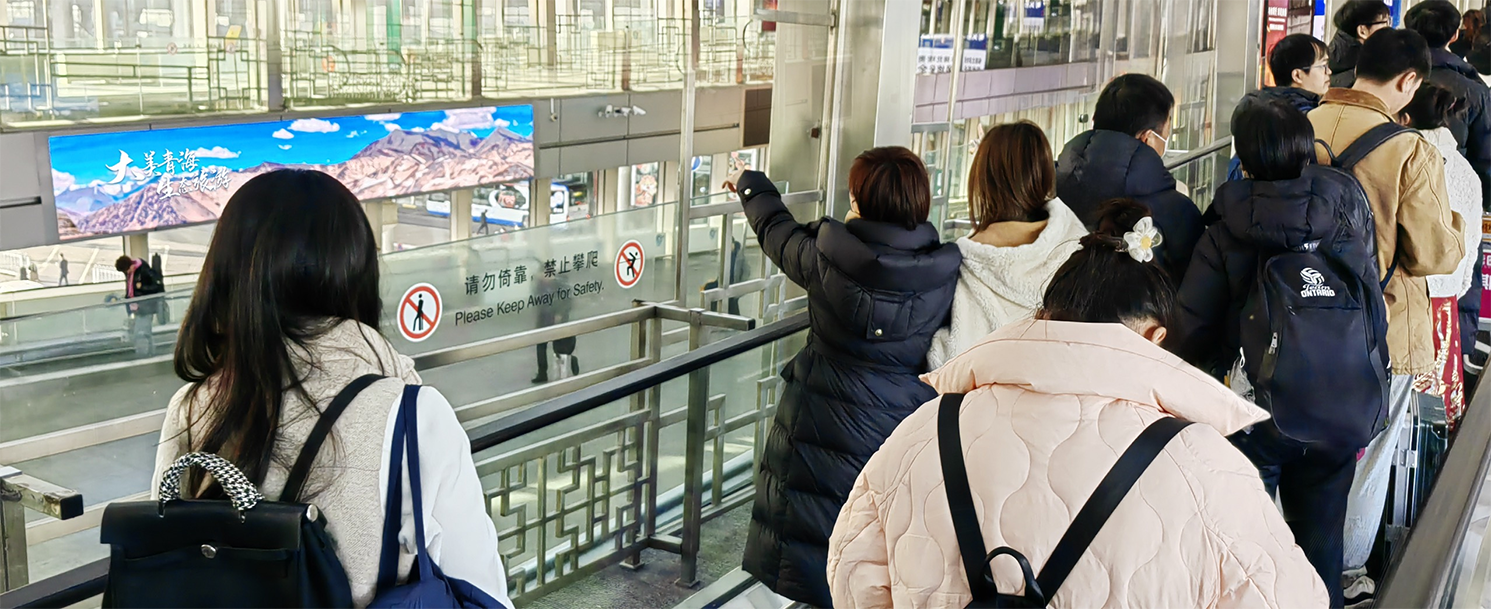 北京首都机场GTC连廊超级双屏媒体